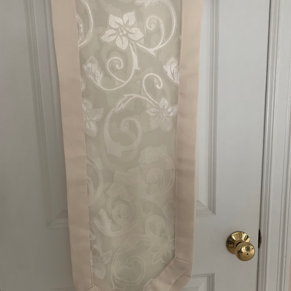 Table Runner